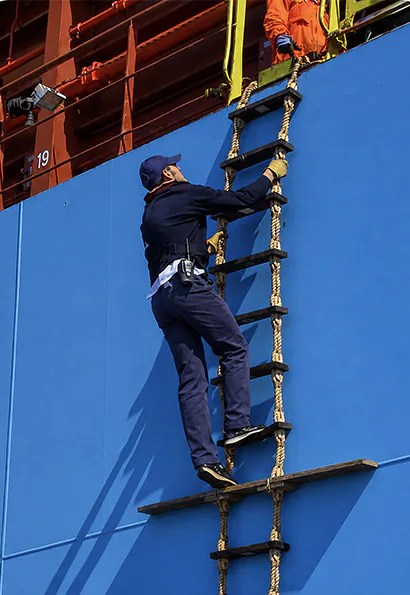 SPHINX Shipping Agency crew change coordination for vessels